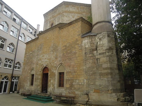 Bayraklı Camii
