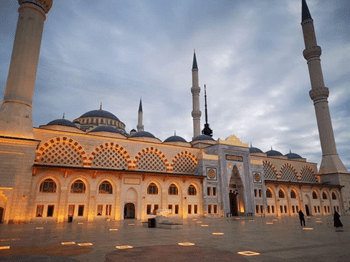Çamlıca Camii